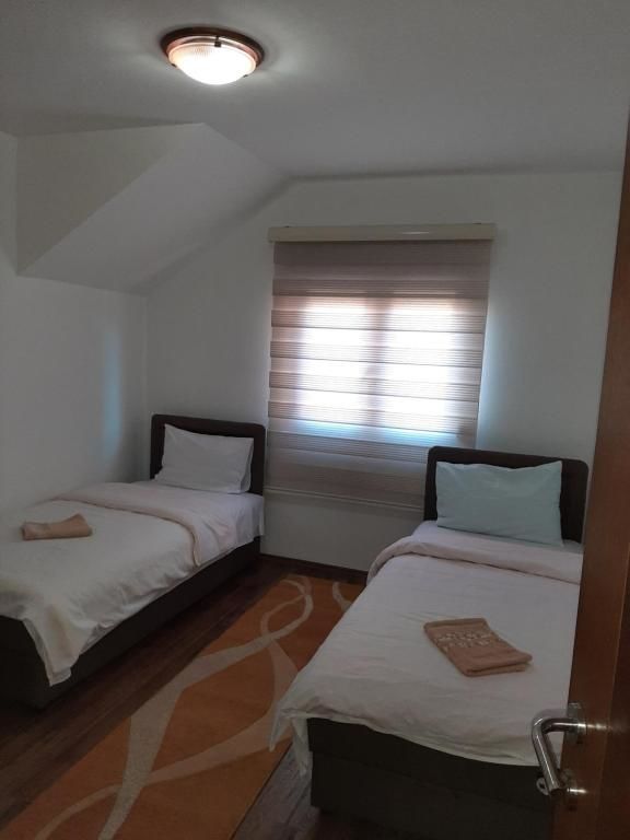 Апартаменты Aparmani MIA VUKSANOVIC 1 Цетине-21