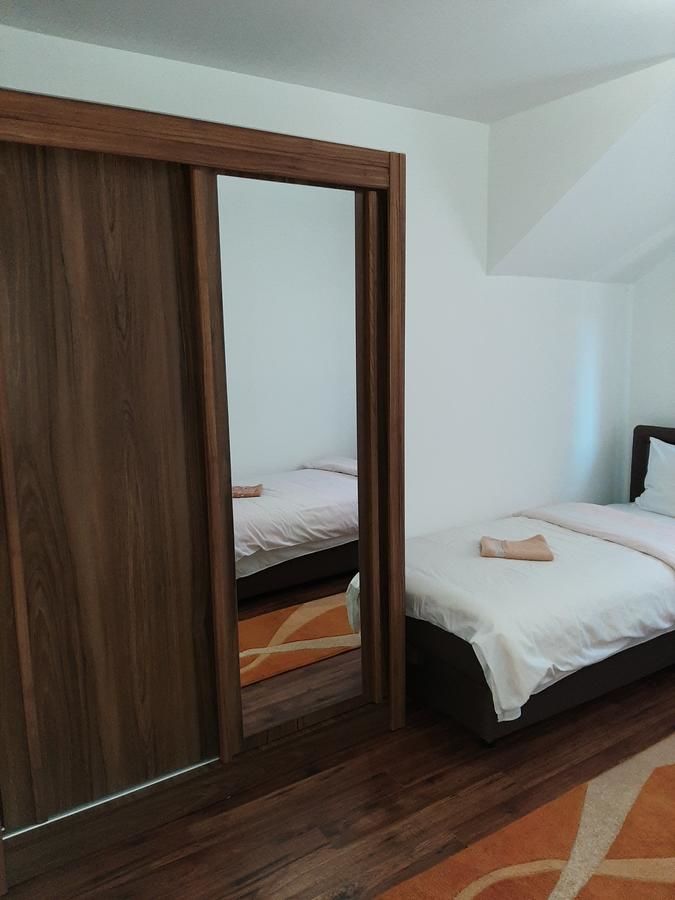 Апартаменты Aparmani MIA VUKSANOVIC 1 Цетине-11