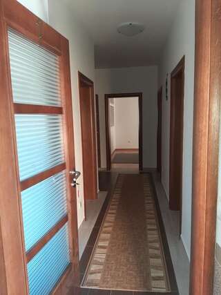 Апартаменты Aparmani MIA VUKSANOVIC 1 Цетине Апартаменты с 3 спальнями-13