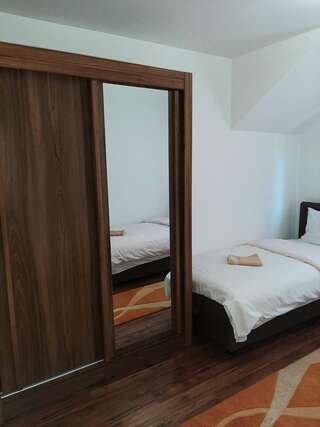 Апартаменты Aparmani MIA VUKSANOVIC 1 Цетине Апартаменты с 3 спальнями-8