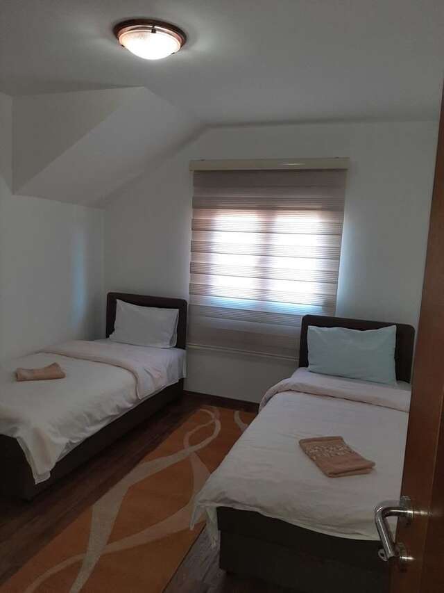 Апартаменты Aparmani MIA VUKSANOVIC 1 Цетине-11